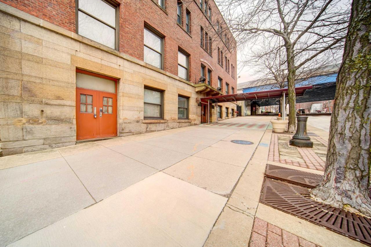 Waterfront Cleveland Apt About 1 Mi To Downtown Εξωτερικό φωτογραφία